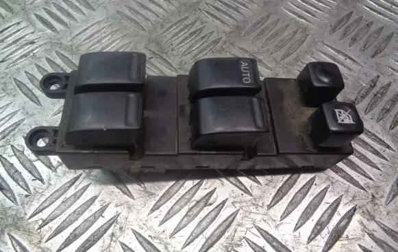 Nissan Primera Electric window control switch