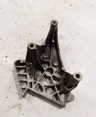 Volkswagen Touran I Engine mounting bracket 03G199207G V550KTS112