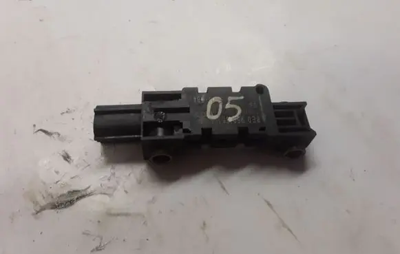 Audi A3 S3 8P Airbag deployment crash/impact sensor 8E0950651A