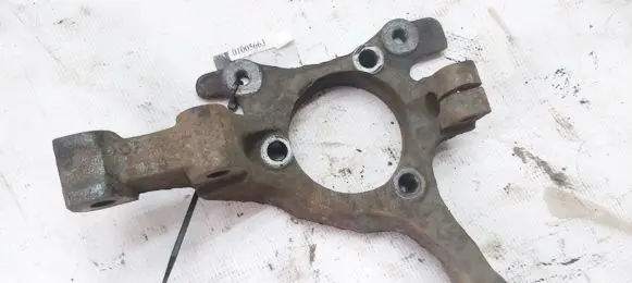 Opel Zafira A Front wheel hub 90498808