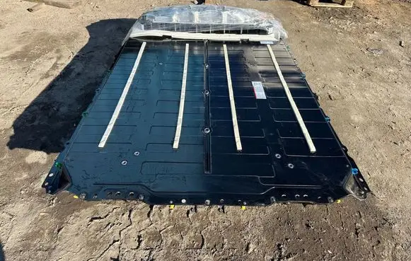 Tesla Model Y Hybrid / electric car battery 170001299B