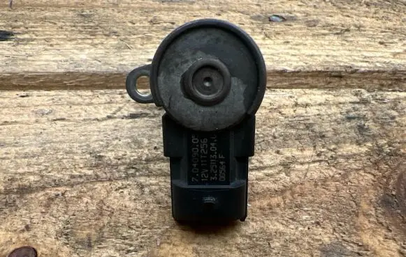 Opel Astra J Sensor 70409005