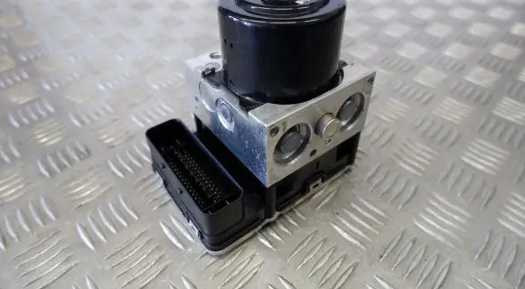 BMW X3 F25 ABS Pump 6877721 6877722