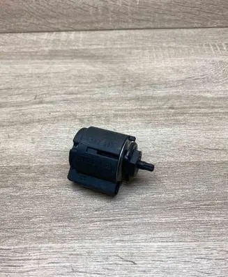 BMW 5 E39 Light switch 8363683 549391011 USED