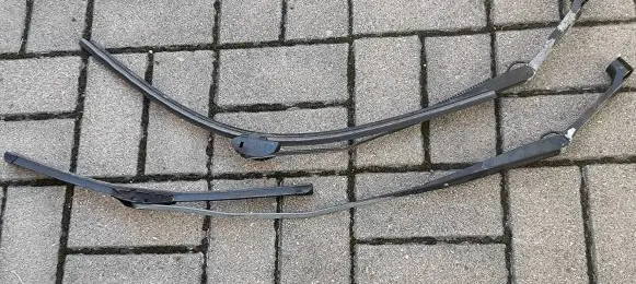 Smart ForFour I Front wiper blade arm 682810F 682910F