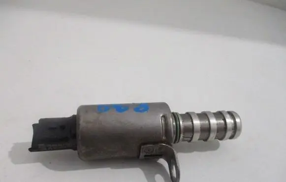 Peugeot 208 I Camshaft vanos timing valve V758776080