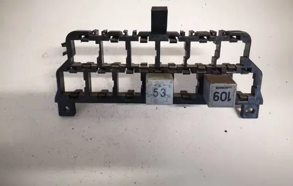 Volkswagen Bora Fuse box set 8d0937503e
