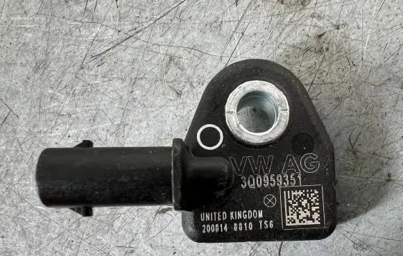 Skoda Octavia Mk3 (5E) Airbag deployment crash/impact sensor 3Q0959351
