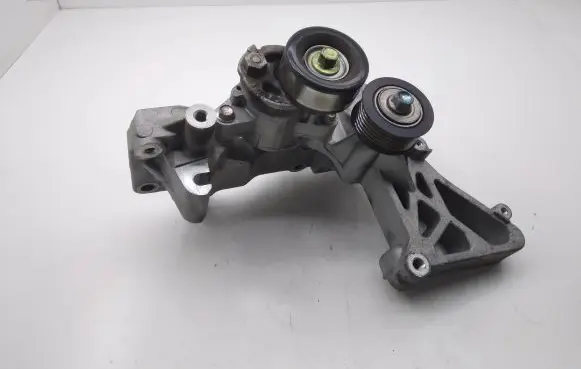 Mitsubishi Outlander Generator/alternator belt tensioner
