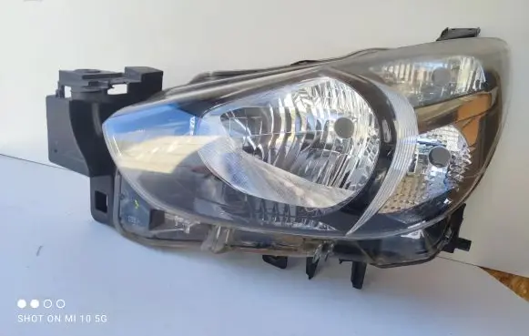 Mazda 2 Headlight/headlamp