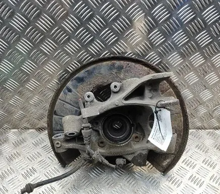 Volkswagen Touareg II Rear wheel hub 7P0505436B 7P0609404H
