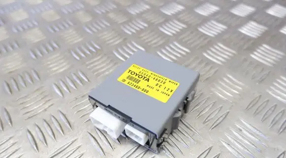 Lexus RX 330 - 350 - 400H Window wiper relay 8594048030