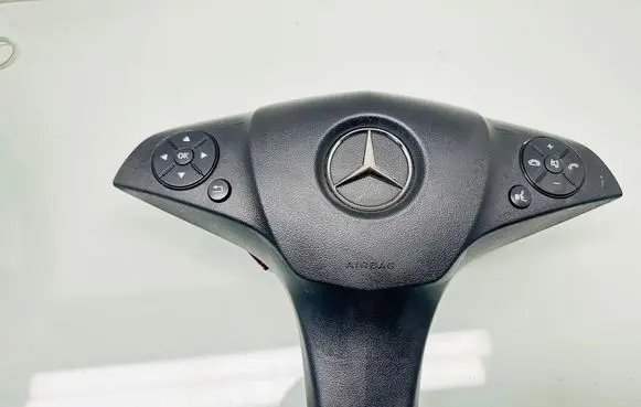 Steering wheel airbag
