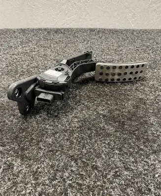 Mercedes-Benz GLE (W166 - C292) Accelerator throttle pedal A2923000100