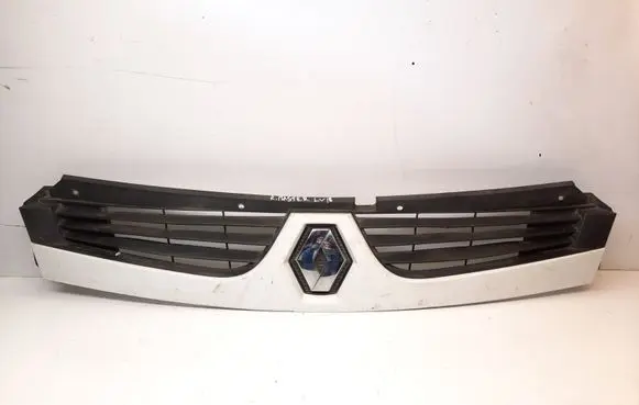 Renault Master II Front bumper upper radiator grill 8200426365