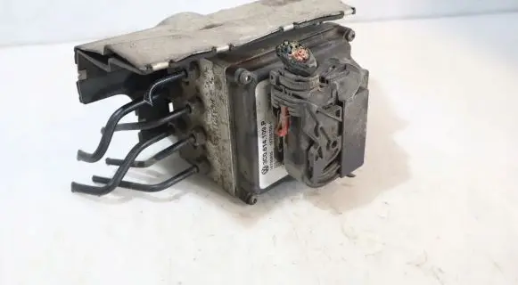 Volkswagen PASSAT B6 ABS Pump