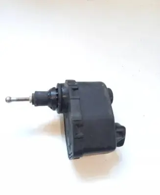 Volkswagen PASSAT B3 Headlight level adjustment motor 321941295 00437574