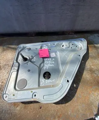 Skoda Fabia Mk1 (6Y) Rear door manual window regulator 