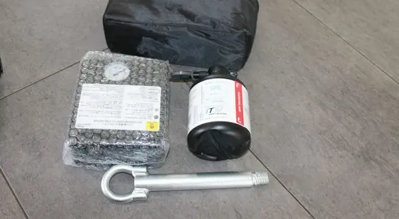Toyota Avensis T270 Tire air pump compressor 4268402011 AIRCOMPRESSOR