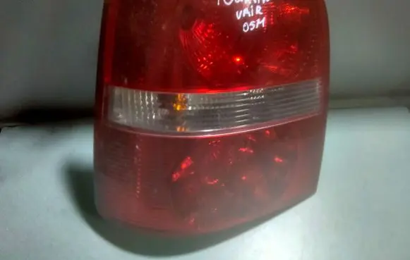 Volkswagen Touran I Rear/tail lights 1T0945095C