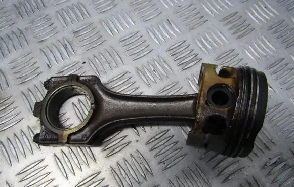 BMW 5 E39 Piston with connecting rod