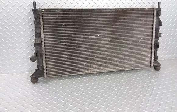 Ford Focus C-MAX Coolant radiator 3M5H8005TL