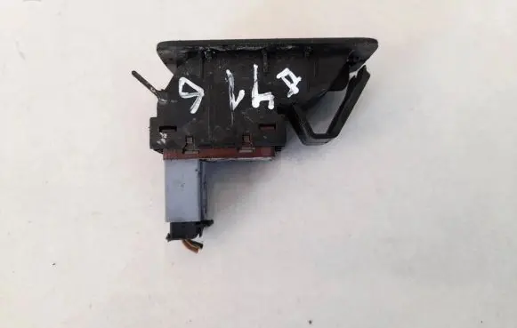 Volkswagen Touran I Fuel tank opening switch 1f0959527 1t0959551