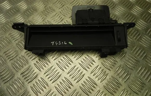 Toyota RAV 4 (XA40) Rear air vent grill 5583342020 T4216