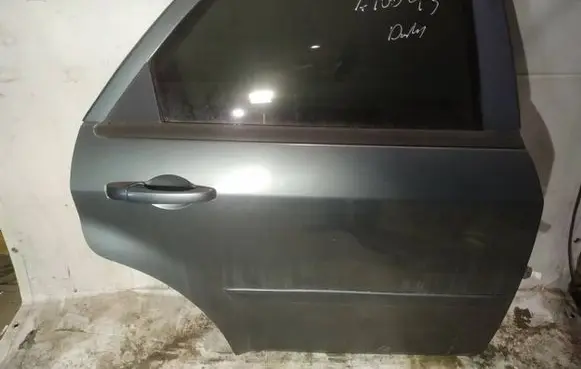 Dodge Magnum Rear door pilkos
