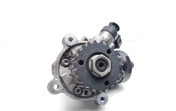 Audi A6 C7 Fuel injection high pressure pump 04L130755D 0445010537