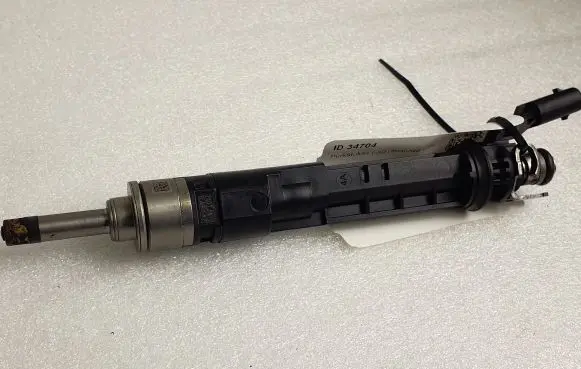 Nissan Qashqai J12 Fuel injector 166005550R