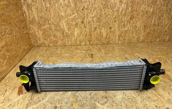 Volvo XC90 Intercooler radiator 32249741