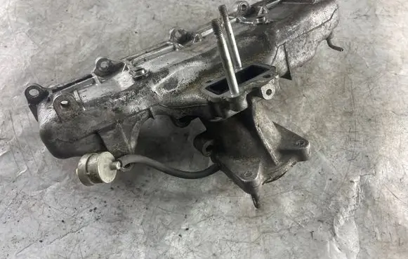 Toyota Corolla Verso AR10 Intake manifold 171110r010
