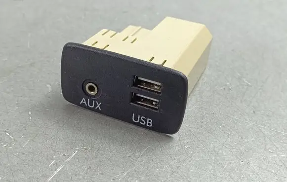 Subaru Outback (BS) USB socket connector 86257AL100