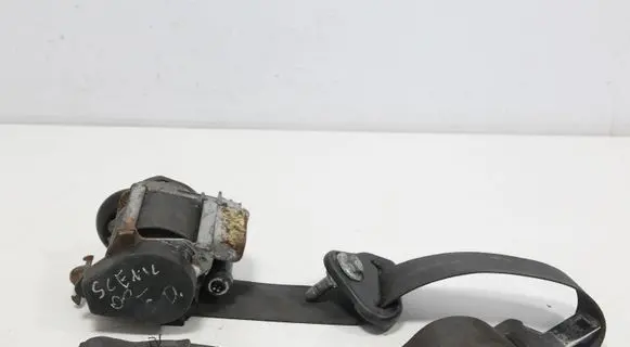 Renault Scenic I Rear seatbelt E20402077 8113029