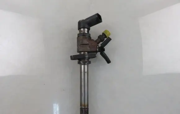Ford Galaxy Fuel injector 9657144580