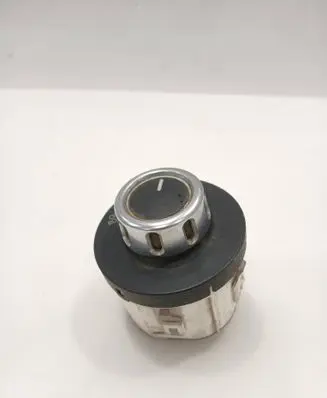 Volkswagen Touareg II Differential lock switch 7P6941435D 30080038 17811