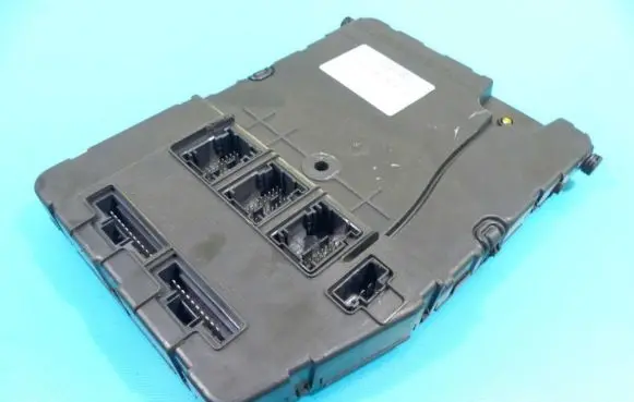 Renault Scenic II - Grand scenic II Central body control module 8200306437 IMPRK1223233