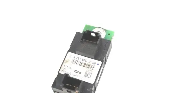 Mercedes-Benz S W221 Aerial antenna amplifier A2218201889