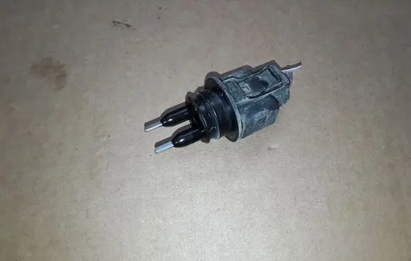 Skoda Yeti (5L) Windshield washer fluid level sensor 1J0973202