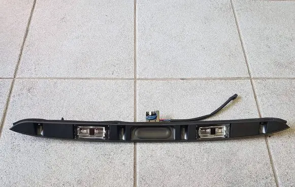 BMW 3 E46 Trunk door license plate light bar 7171699 51137171699