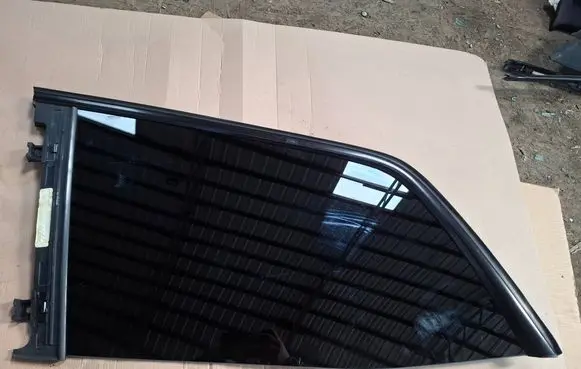 Mercedes-Benz GLS X166 Rear side window A1666704100