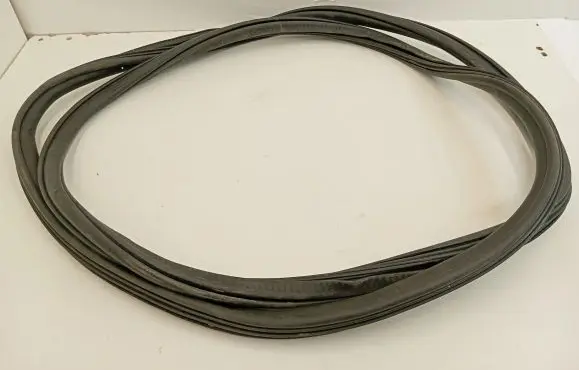 Porsche Macan (95B) Front door rubber seal 95B831721
