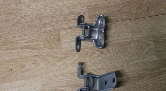 Toyota Avensis T250 Rear door hinge set 