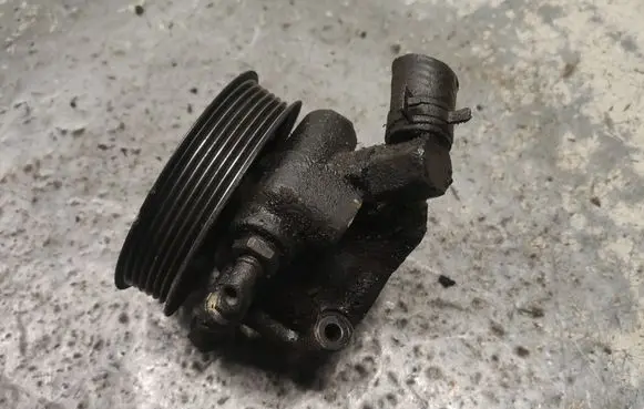 Ford Focus Power steering pump