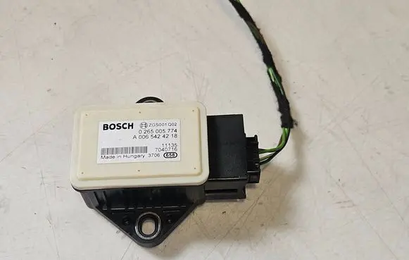 Mercedes-Benz Vito Viano W639 ESP acceleration yaw rate sensor A0065424218