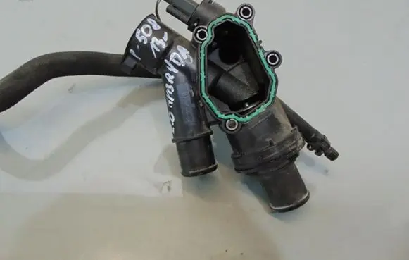 Peugeot 508 Thermostat housing 