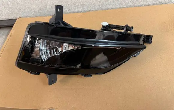 Volkswagen Jetta USA Front fog light