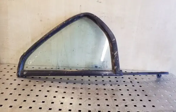 Opel Frontera B Rear vent window glass 
