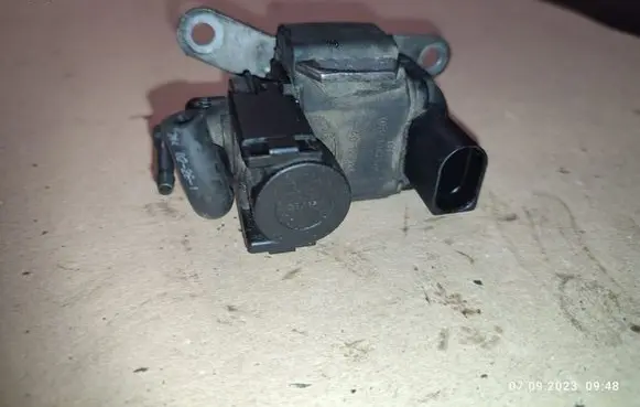 Audi A5 8T 8F Vacuum valve 0212826B